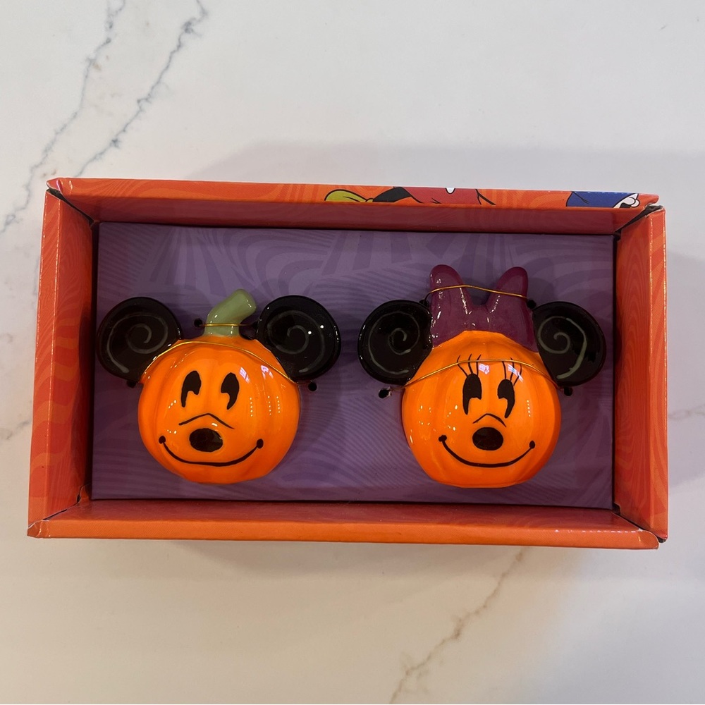 Disney Halloween Mickey and Minnie Pumpkin Salt & Pepper Shakers